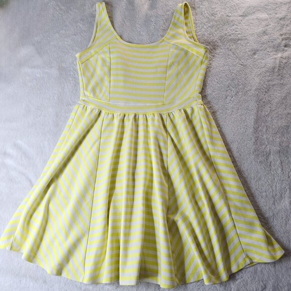 Jessica Simpson ✦ Yellow Striped Sundress ✦ Scoop Neck Sleeveless Sz S EUC - Picture 8 of 16